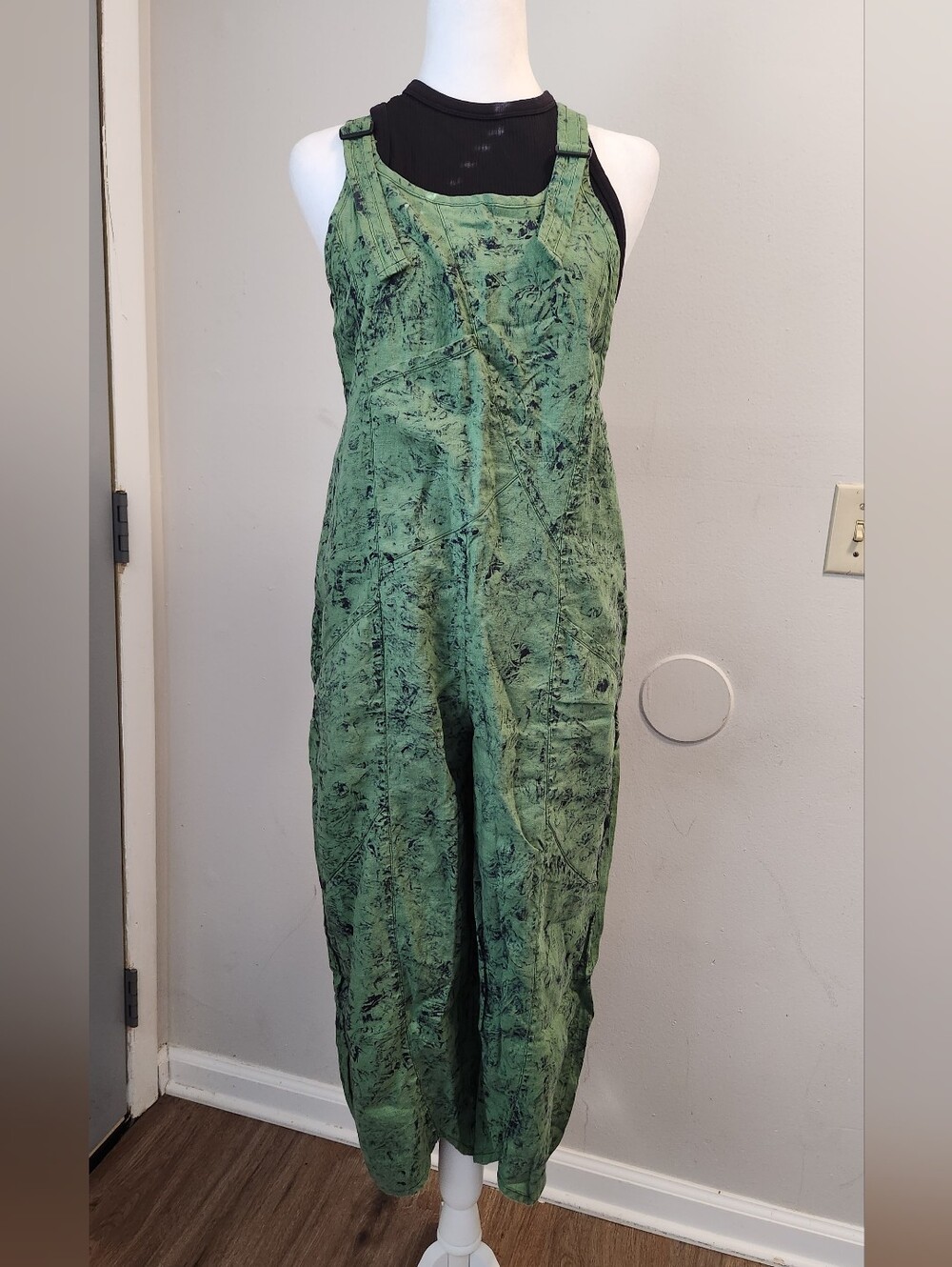 Green Abstract Jumpsuit - Picture 3 of 3